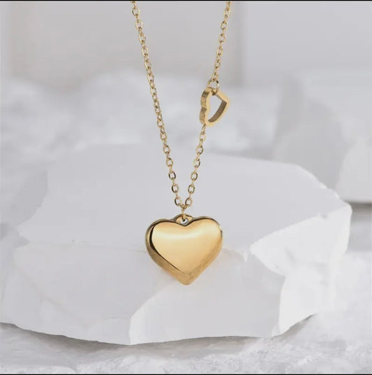 heart pendant gold necklace