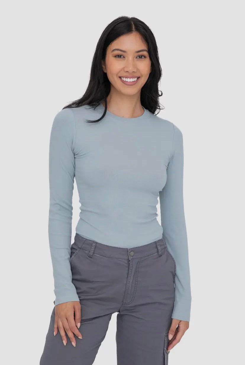 essential long-sleeve micro-ribbed athleisure  top